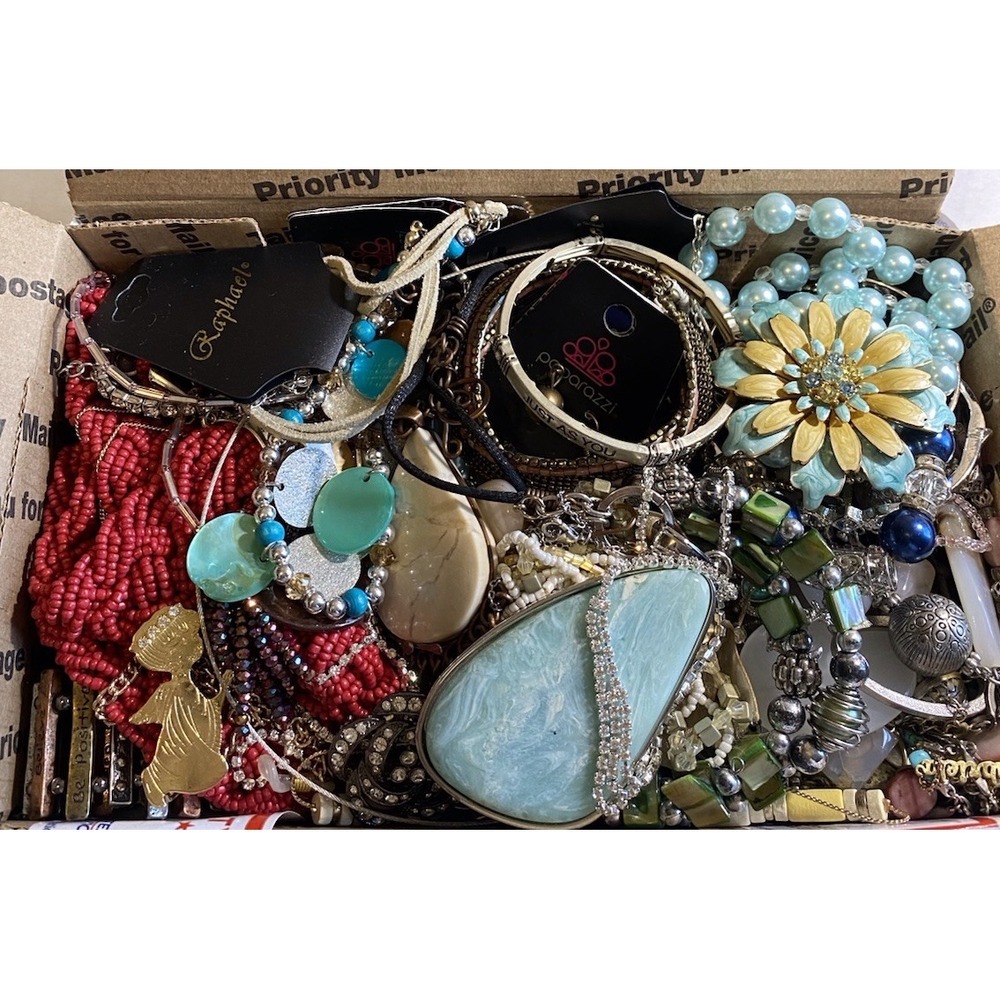 MIXED COSTUME JEWELRY LOT SMALL‎ FLAT RATE BOX 1lb13oz WEARABLE NOT JUNK CRAFT